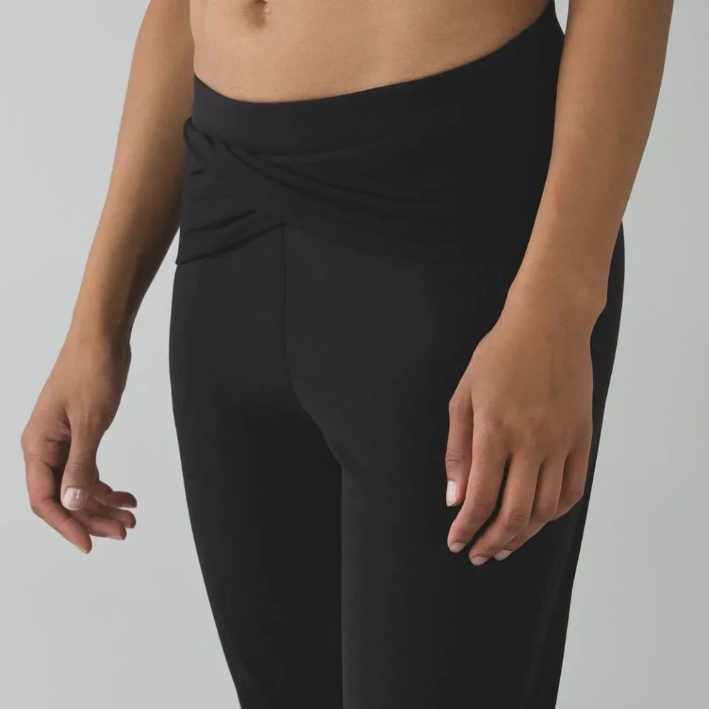 Lululemon Sunset Salutation Cropped leggings loose fit  ruched pockets Black 4 - Picture 8 of 16